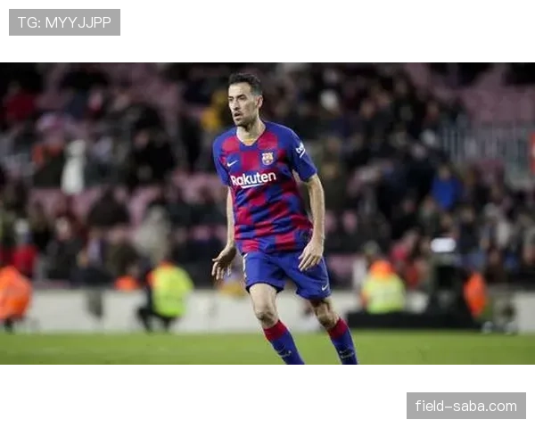 在中场分权下克罗斯与布斯克茨展现传控偏向趋势