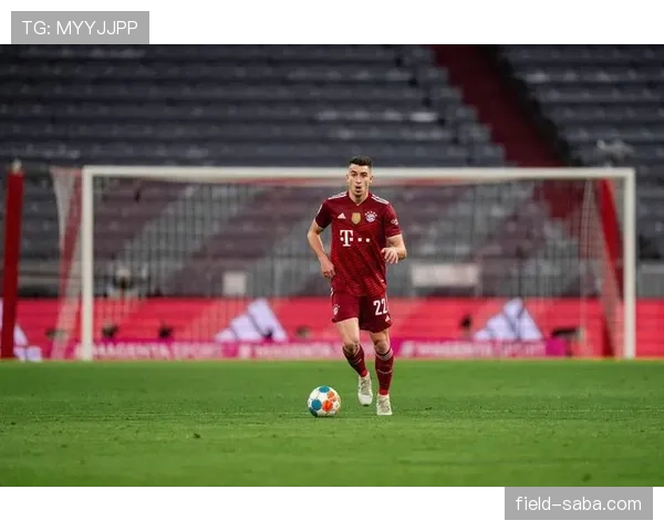 压制边路送直塞造威胁，穆勒本季角色回撤胜过莱万